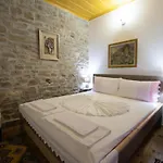 The Mosaic House - Shtepia Me Mozaik Përmet