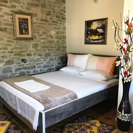 The Mosaic House - Shtepia Me Mozaik 4* Përmet