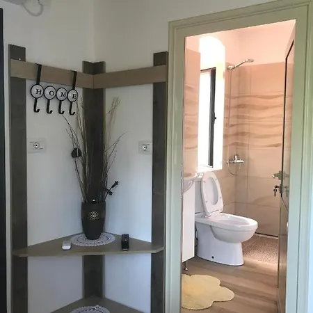 The Mosaic House - Shtepia Me Mozaik 4* Përmet