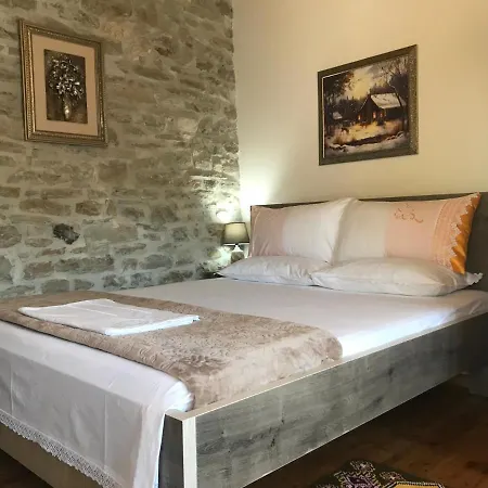The Mosaic House - Shtepia Me Mozaik Guest house *