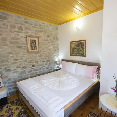 Guest house The Mosaic House - Shtepia Me Mozaik *