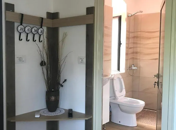 The Mosaic House - Shtepia Me Mozaik 4* Përmet