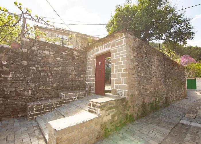 ゲストハウス The Mosaic House - Shtepia Me Mozaik Përmet