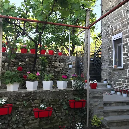 بيت ضيافة The Mosaic House - Shtepia Me Mozaik Përmet