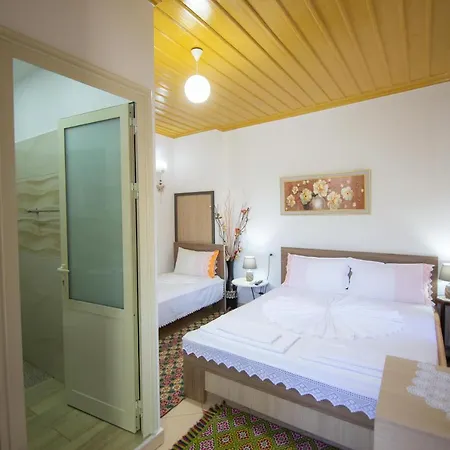 The Mosaic House - Shtepia Me Mozaik 4* Përmet
