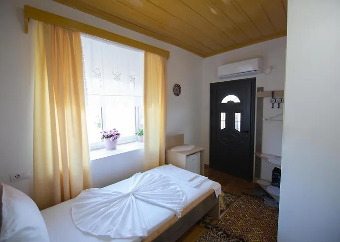 The Mosaic House - Shtepia Me Mozaik 4* Përmet